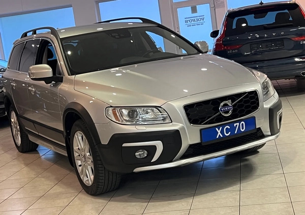 Volvo XC 70 cena 139900 przebieg: 124000, rok produkcji 2016 z Bytów małe 596